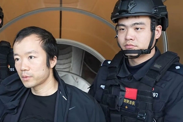 Trung Quốc áp giải Chen Zhi, phanh phui 