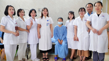 Đẻ rơi tại nhà, sản phụ sốc mất máu phải cắt tử cung