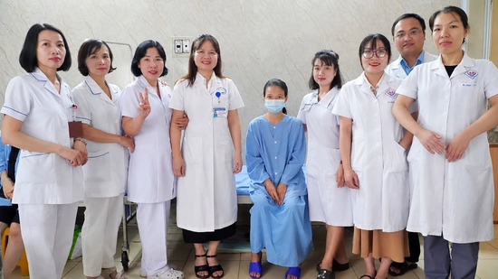 Đẻ rơi tại nhà, sản phụ sốc mất máu phải cắt tử cung