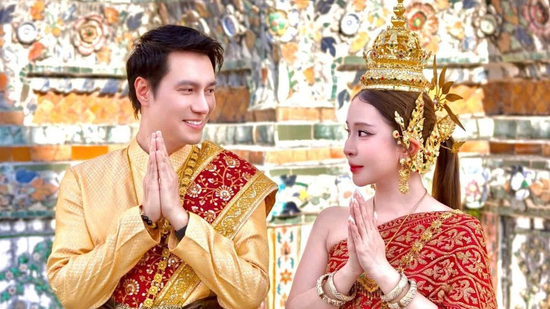 Diễn viên Việt Anh đi du lịch Thái Lan cùng bạn gái kém 7 tuổi và hội bạn thân