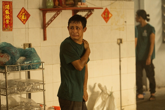 Nam diễn viên “Trại buôn người” nói gì khi bị cho là đem bệnh lạ ra để PR?