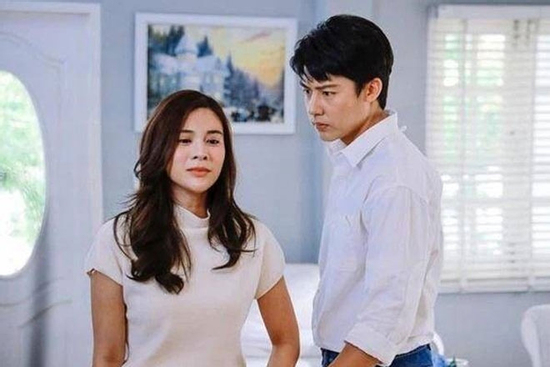 Ly thân hơn năm, đêm mưa gió to chồng cũ lặn lội xin ngủ nhờ rồi nói 5 từ khiến tôi khó xử