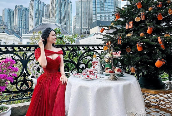 Ngọc Loan The Face dựng gánh bánh canh tại biệt thự view Landmark 81, hé lộ góc sống đắt giá