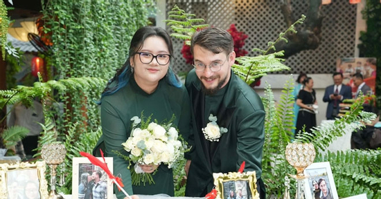 Cưới chàng trai Mỹ sau 8 năm yêu, cô dâu Cà Mau tổ chức đám cưới chay hơn 15 món