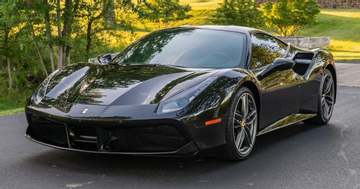 Siêu xe Ferrari bị xước gương, nứt cửa nhưng chủ xe 
