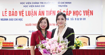 Điều chưa biết về hành trình thành Tiến sĩ của hoa hậu Nguyễn Thị Huyền