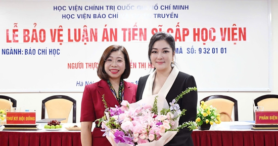 Điều chưa biết về hành trình thành Tiến sĩ của hoa hậu Nguyễn Thị Huyền