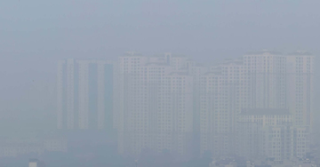 Hà Nội ô nhiễm không khí, nhà cao tầng trở nên 'tàng hình'