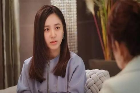 Con điều trị bệnh nặng, chồng bất ngờ tiết lộ: 'Tôi không phải bố thằng bé'
