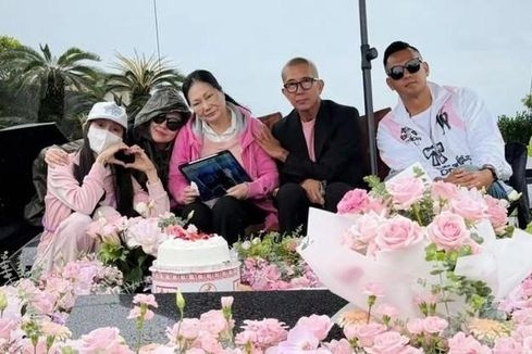 DJ Koo đến thăm mộ Từ Hy Viên, ngoại hình tiều tụy khiến công chúng quan tâm