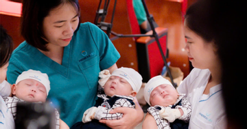 36 giờ nghẹt thở của mẹ và ba em bé sinh non