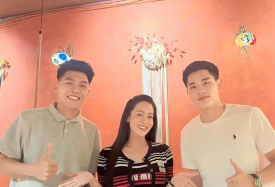 Đình Bắc lộ diện bên mỹ nhân nổi tiếng của màn ảnh Việt