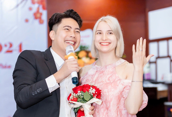 Yêu chàng trai Phú Thọ sau 5 ngày quen, cô gái Nga đi gần 60km mỗi ngày để gặp