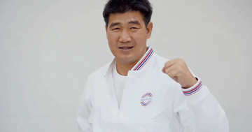 Huyền thoại thể thao vướng vọng lao lý vì hành động cùng thiếu nữ 17 tuổi trong khách sạn