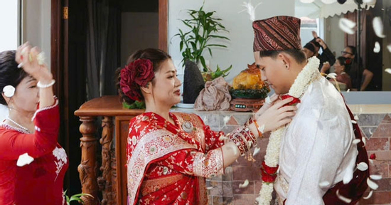 Cưới bạn thân người Việt, chú rể Nepal mang 8 mâm lễ vật sang TPHCM