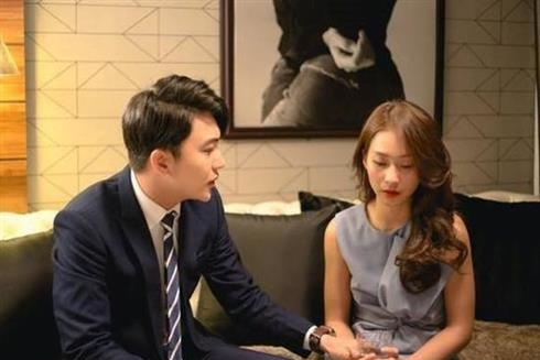 Chồng qua đời mới 2 tuần, người đàn ông lạ bất ngờ xông vào nhà nhìn con tôi rồi đưa đề nghị làm tôi ngã ngửa