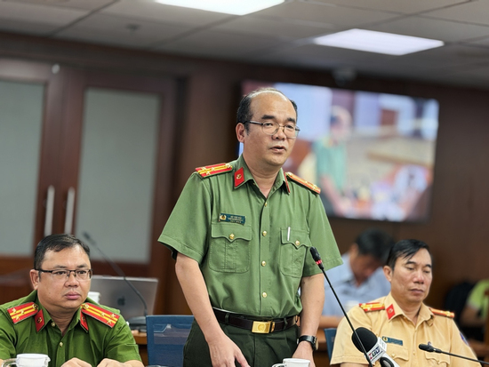 Cảnh báo chiêu trò lừa đảo kiểu mới qua livestream 'khui ngọc trai, cào vé số'