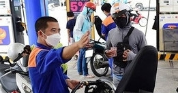 Giá xăng dầu đồng loạt tăng, dầu diesel vượt 30.000 đồng/lít