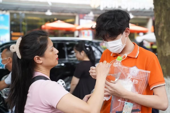 Phát hiện con mình trong nhóm 'Con ghét bố mẹ'