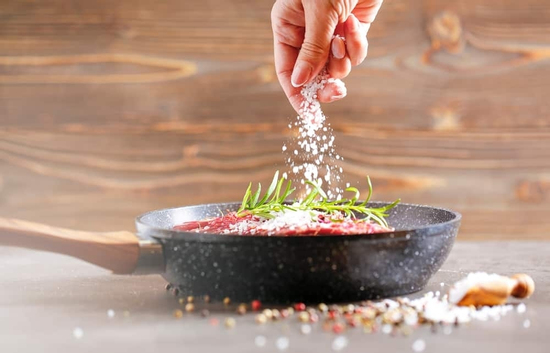 Ăn mặn kéo dài, tim và thận bị ảnh hưởng thế nào?