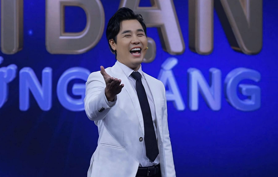 MC Nguyên Khang dẫn 'Vì bạn xứng đáng' thay MC Quyền Linh