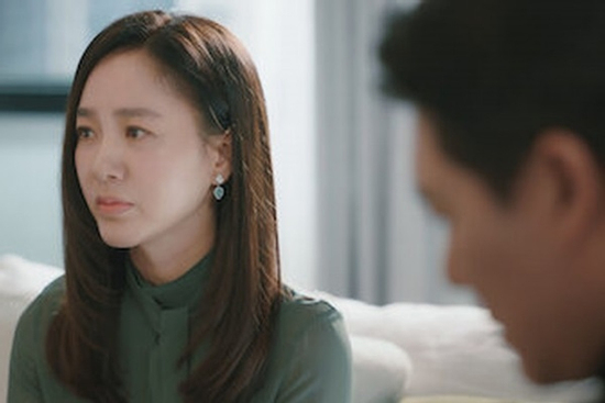 Sự thật cảm động đằng sau vật dụng bất thường tôi vô tình thấy trong túi áo chồng