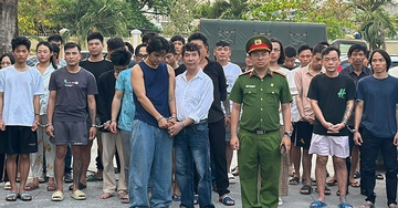 'Tiệc' ma túy của ca sĩ Long Nhật cùng các nam thanh niên tại căn hộ ở TPHCM