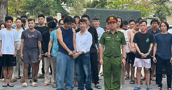 'Tiệc' ma túy của ca sĩ Long Nhật cùng các nam thanh niên tại căn hộ ở TPHCM