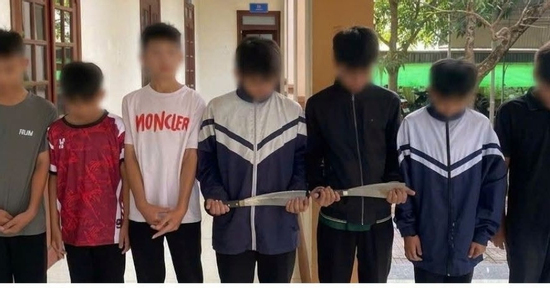 Học sinh lớp 8 giấu dao phay trong ba lô, hẹn nhau ra nghĩa trang ‘nói chuyện’