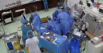 Bật báo động đỏ cứu sống bé trai 7 tuổi ngưng tim 20 phút