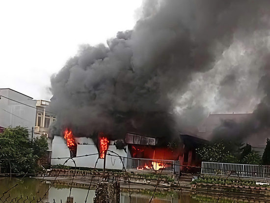 Cháy lớn tại nhà tình thương nuôi trẻ khuyết tật ở Bắc Ninh