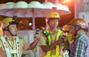 Uống rượu bia rồi nhờ người khác lái xe và những vấn đề pháp lý cần lưu ý