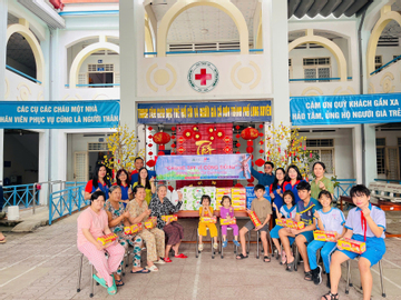 MM Mega Market mang Tết ấm đến hơn 2.000 hoàn cảnh khó khăn