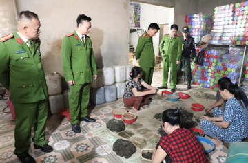 Phá đường dây hô biến bột nếp, bột ngô thành thuốc đông y tăng cân