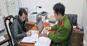 Sau 7 năm bỏ trốn về tội giết người, người đàn ông 37 tuổi ra đầu thú