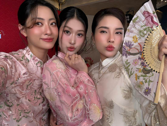 Lương Thùy Linh cùng dàn Hoa hậu xúng xính áo dài, khoe sắc vóc rạng rỡ những ngày cận Tết