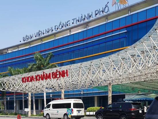 Thụt dầu 300 cái, bé trai 15 tuổi nhập viện