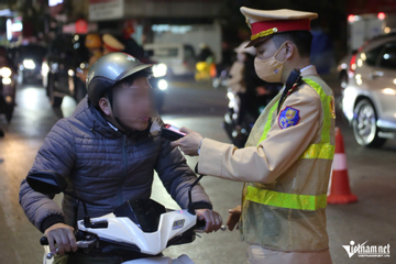 Hà Nội ra quân kiểm tra nồng độ cồn, xử phạt 85 tài xế