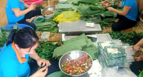 Nem chua Thanh Hóa 'cháy hàng', giá tăng gấp đôi ngày cận Tết vẫn không đủ bán