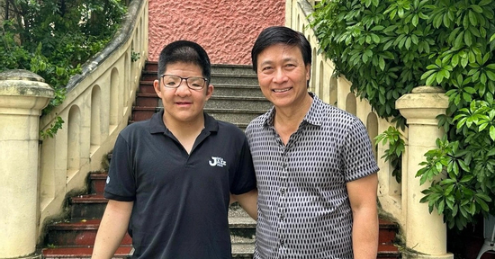 Diễn viên Quốc Tuấn: Tôi hít khói suốt mấy tháng, về ho kéo dài mãi mới khỏi