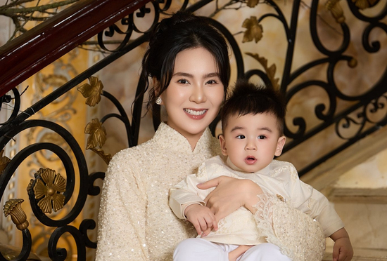 Biểu cảm đáng yêu của con trai MC Mai Ngọc 'đốn tim' fan