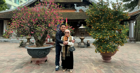 Gần 40 năm ăn Tết phương xa, phút giao thừa vẫn nao nao nhớ nhà