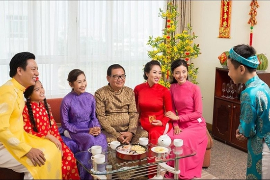 60+ câu chúc Tết hay, ý nghĩa dành cho người thân, bạn bè nhân dịp Tết đến Xuân về