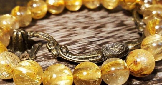 Mùng 1 Tết dại dột cho mượn 7 món đồ này, tài lộc chả mấy 'đội nón ra đi'