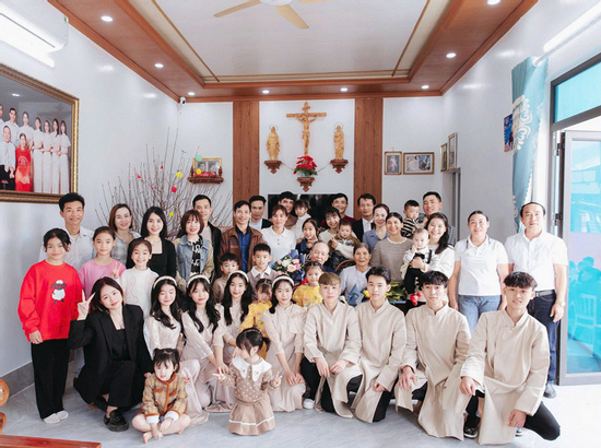 Tết rộn tiếng cười trong gia đình 10 con ở Thanh Hoá