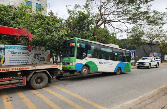 Uống bia khai xuân, tài xế xe buýt ở Hà Nội bị xử phạt vi phạm nồng độ cồn