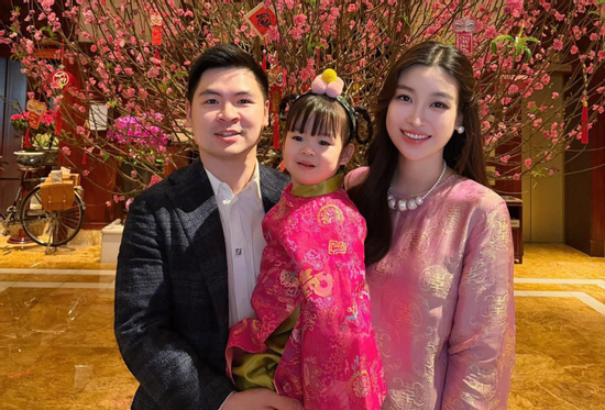 Đỗ Mỹ Linh gây chú ý ngày đầu năm mới