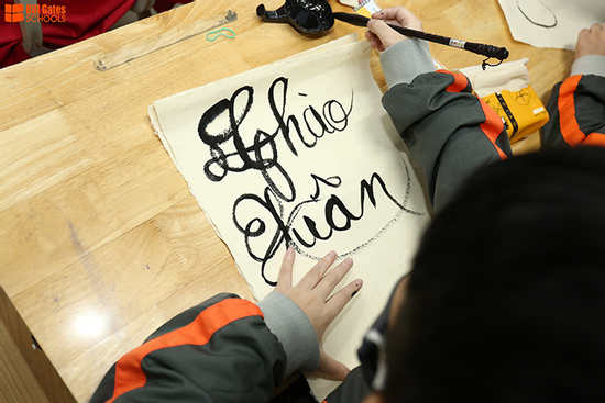 Khai bút đầu năm Bính Ngọ 2026 nên viết gì để gặp may mắn cả năm?