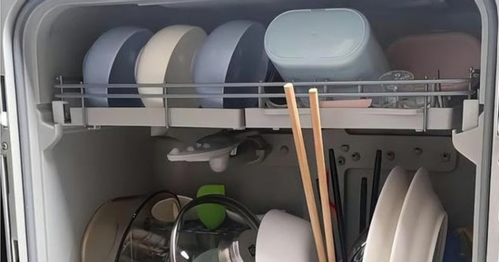 Chồng khiến vợ bật khóc bỏ nhà đi giữa đêm chỉ vì mua máy rửa bát không bàn bạc