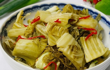 Một điều tuyệt đối tránh khi ăn dưa cải muối